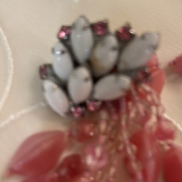 EARRINGS- Vintage Nightingale earrings – clip -  join the pink craze - Picture 5 of 6